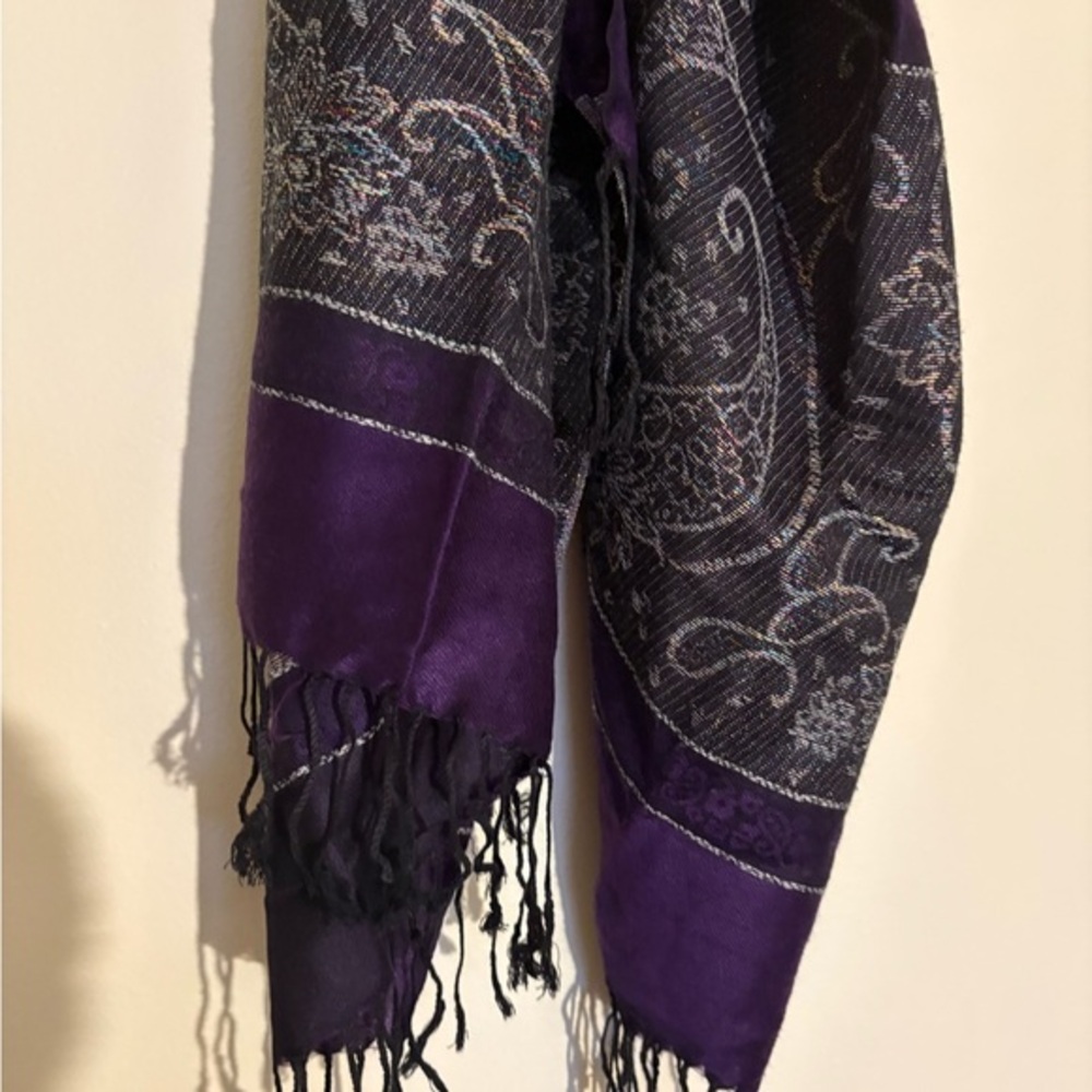 Deep‎ Purple & Black Woven Paisley Fringe Scarf-New Without